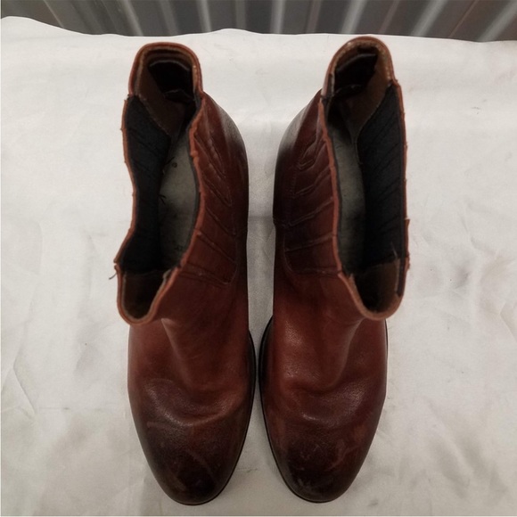 Ugg Western Leather Boots - Picture 4 of 11